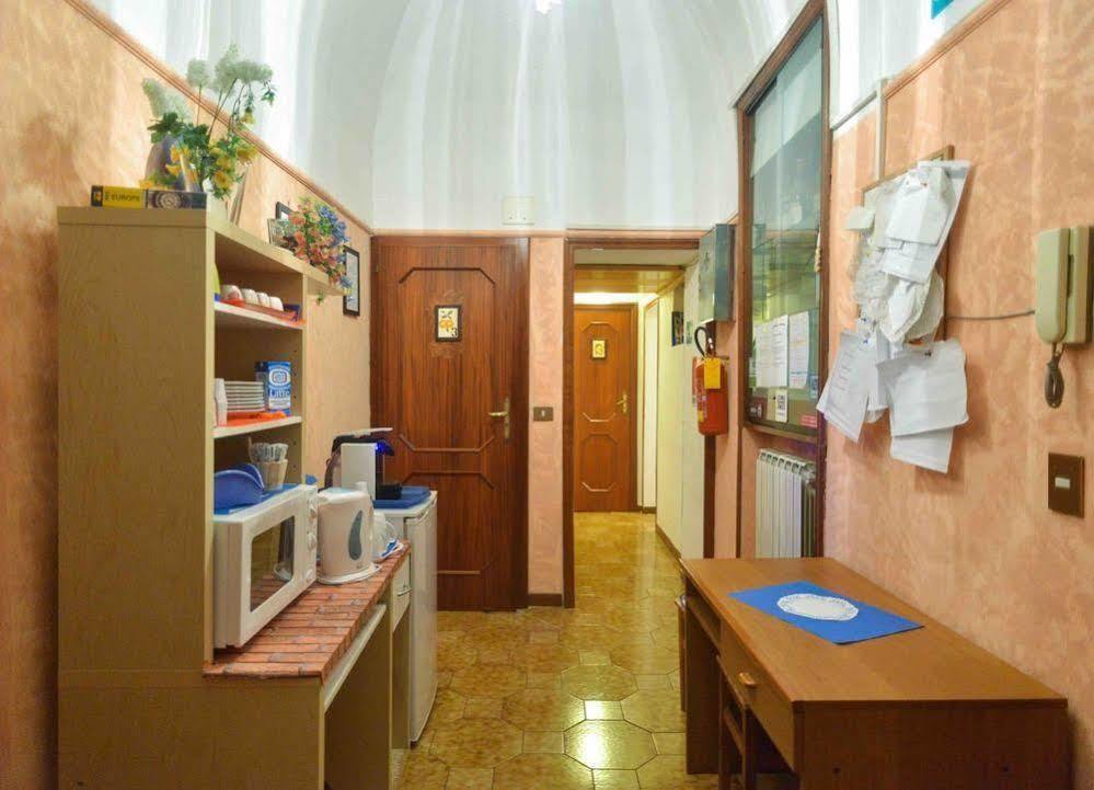 Trani B&T Rooms Roma Ngoại thất bức ảnh